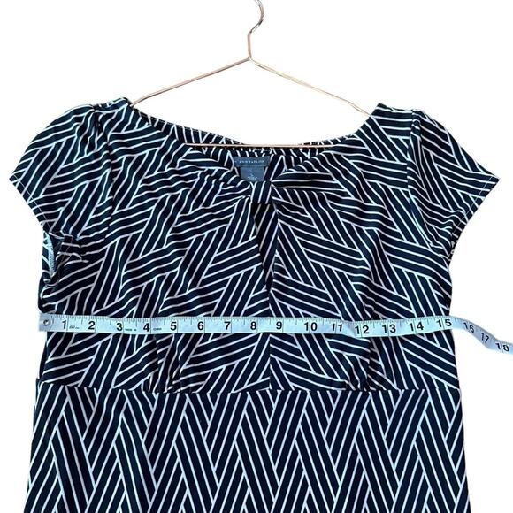Ann Taylor Dress Womens Size 6 keyhole in front - Picture 5 of 6